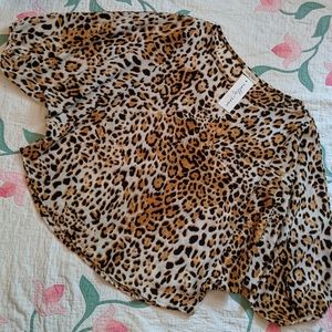 NWT Molly Rose Batwing Leopard Print Top